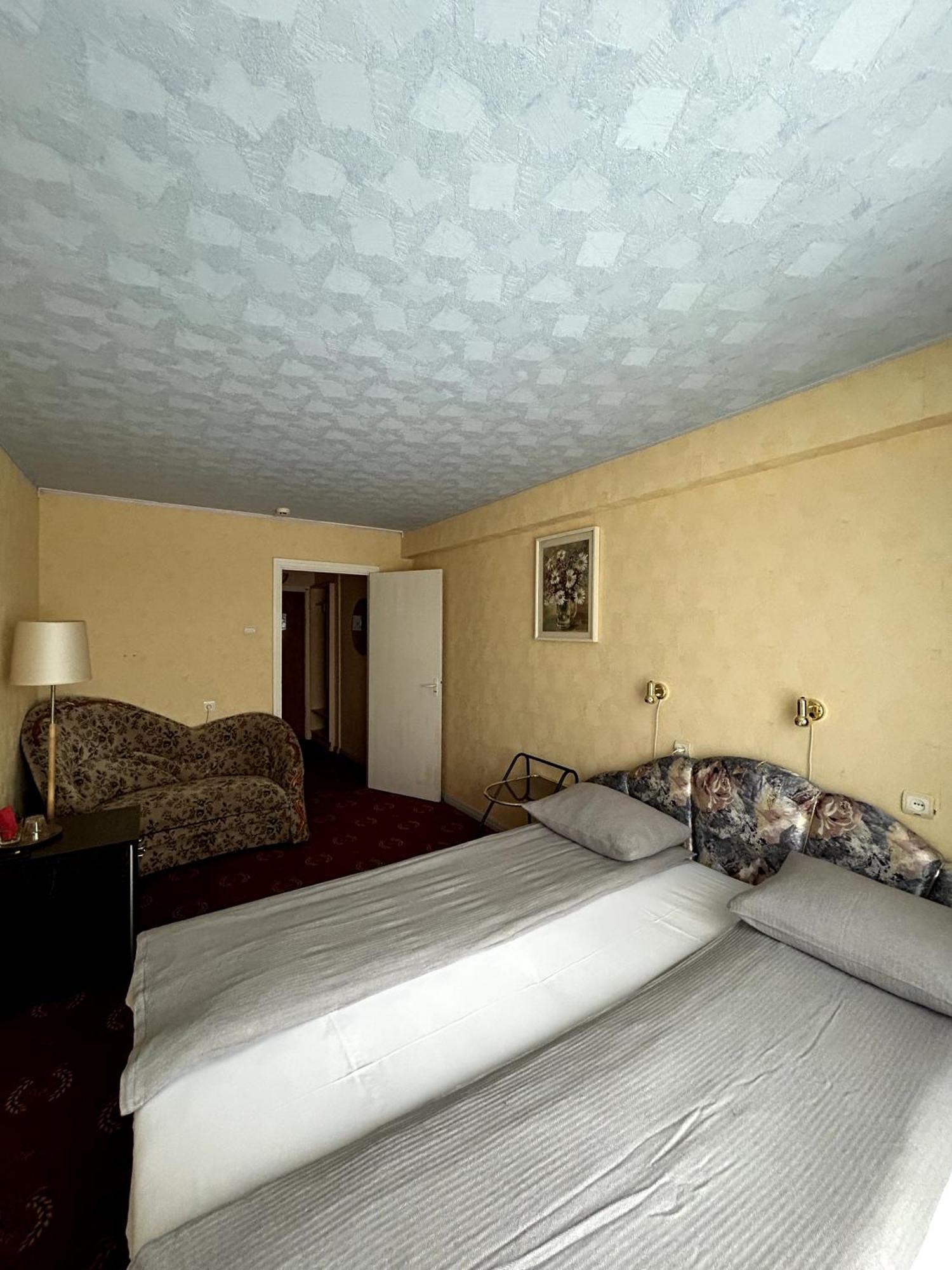 Hotel Талси Екстериор снимка